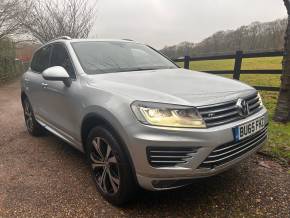 VOLKSWAGEN TOUAREG 2015 (65) at SK Direct High Wycombe